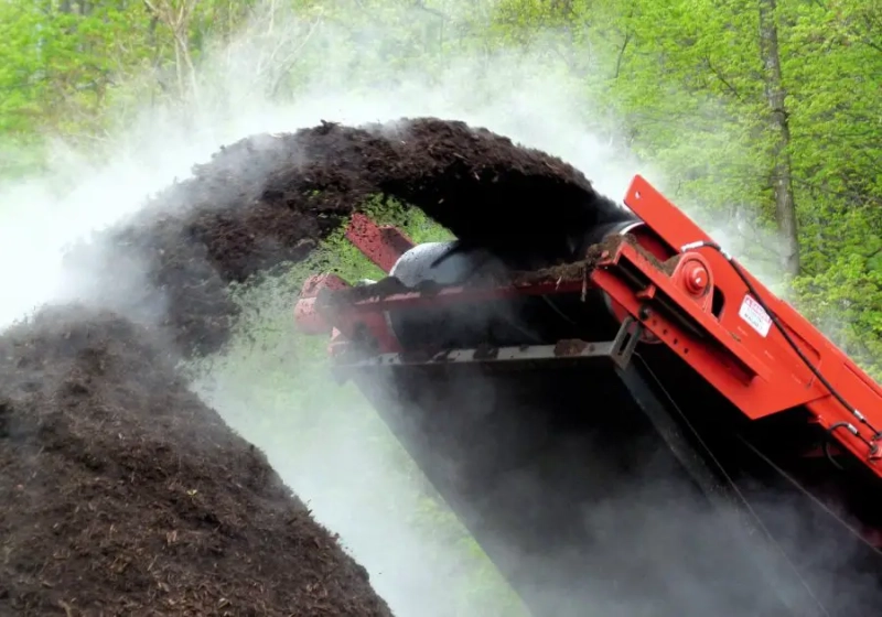 How Composting Contributes to Soil Health: 4 Important Ways